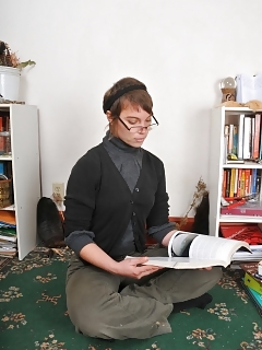 Artemisia Hairy Czech Girls