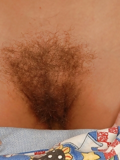 Renata Nude Blonde Girls With Hairy Legs