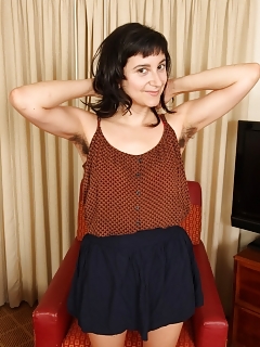 Altaira Hairy Big Pussy