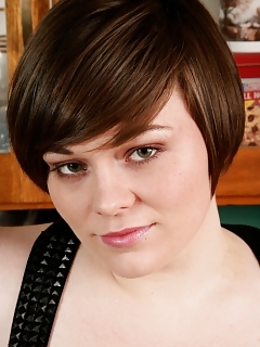 Bianca Hairy Pussy Young