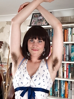 Molly Creampie Hairy Pussy