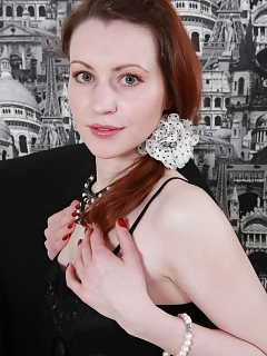 Alice Real Hairy Pussy