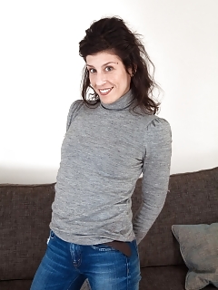 Mademoiselle Louise Cum Shot On Hairy Pussy Clips