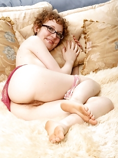 Eliza Licking Hairy Pussy Pictures