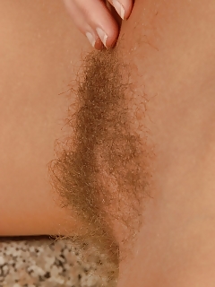 Renata Nude Blonde Girls With Hairy Legs