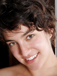 Tiara Best Hairy Pussy