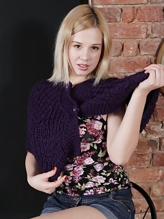 Evelyne Mature Slim Hairy Pussy